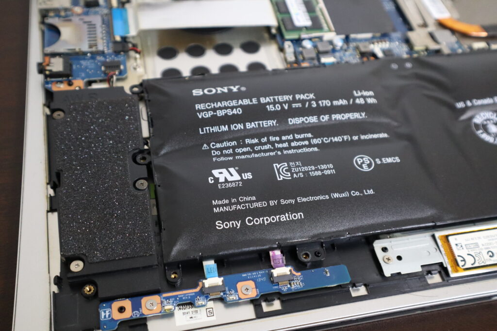 ASUS F541SシルバーSSD換装済 バッテリー良好 ASUS F541SシルバーSSD換装済 バッテリー良好