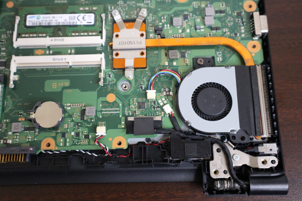 冷却ファン交換