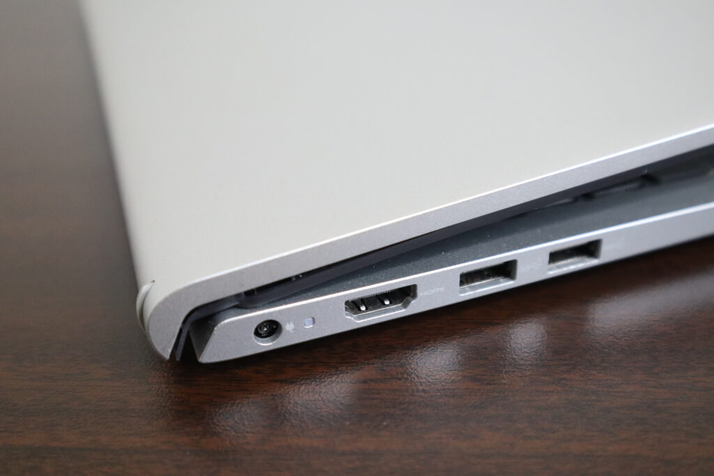 ヒンジが壊れて、画面が開けない、DELL製ノートパソコン【DELL