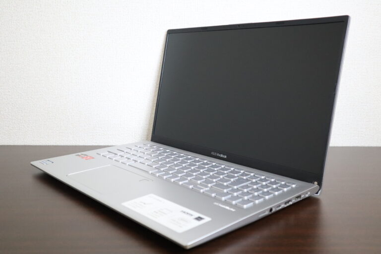 ASUS製 VivoBook 15 X512D ノートパソコン