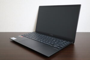 ASUS製 ZenBook 14 UM425I ノートパソコン