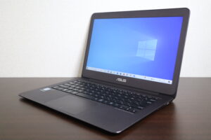 ASUS製 UX305C ノートパソコン