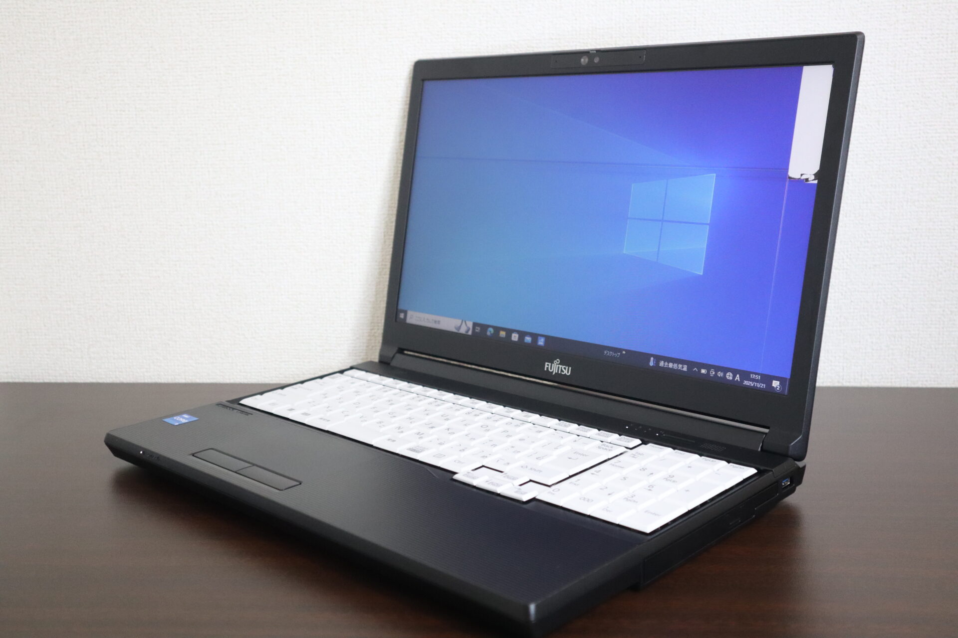 FUJITSU製 A5513/MX FMVA0B033P ノートパソコン