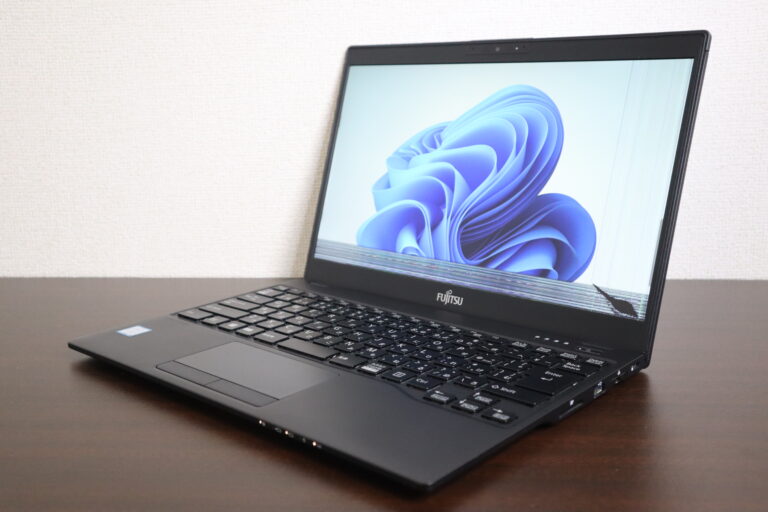 FUJITSU製 UH90/C3 FMVU90C3BN ノートパソコン