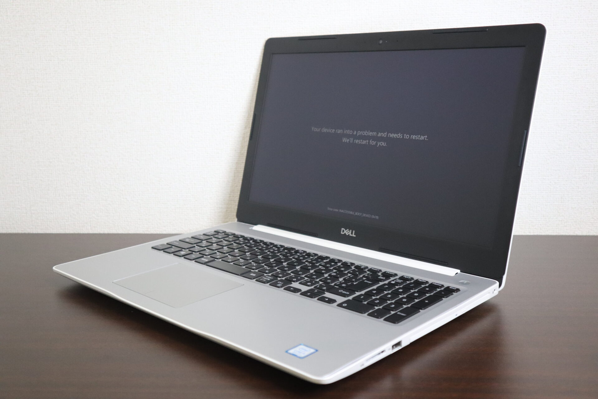 DELL製 Inspiron 5570 ノートパソコン