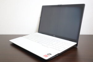 FUJITSU製 AH51/E3 FMVA51E3WN ノートパソコン
