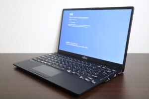 FUJITSU製 UH75/H3 FMVU75H3B ノートパソコン