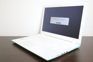 TOSHIBA製 AZ35/UW PAZ35UW-SWA ノートパソコン