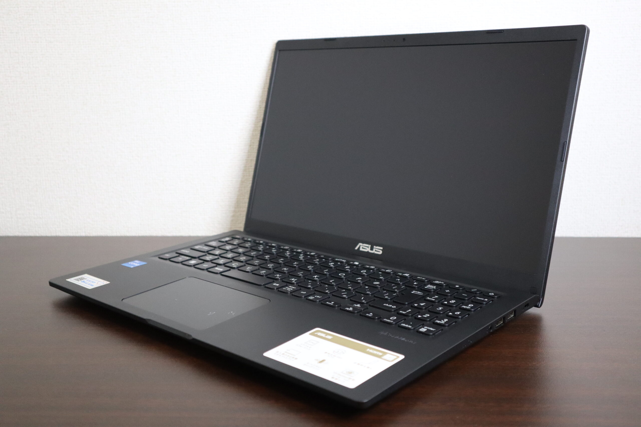 ASUS製 Vivobook 15 X1500E ノートパソコン