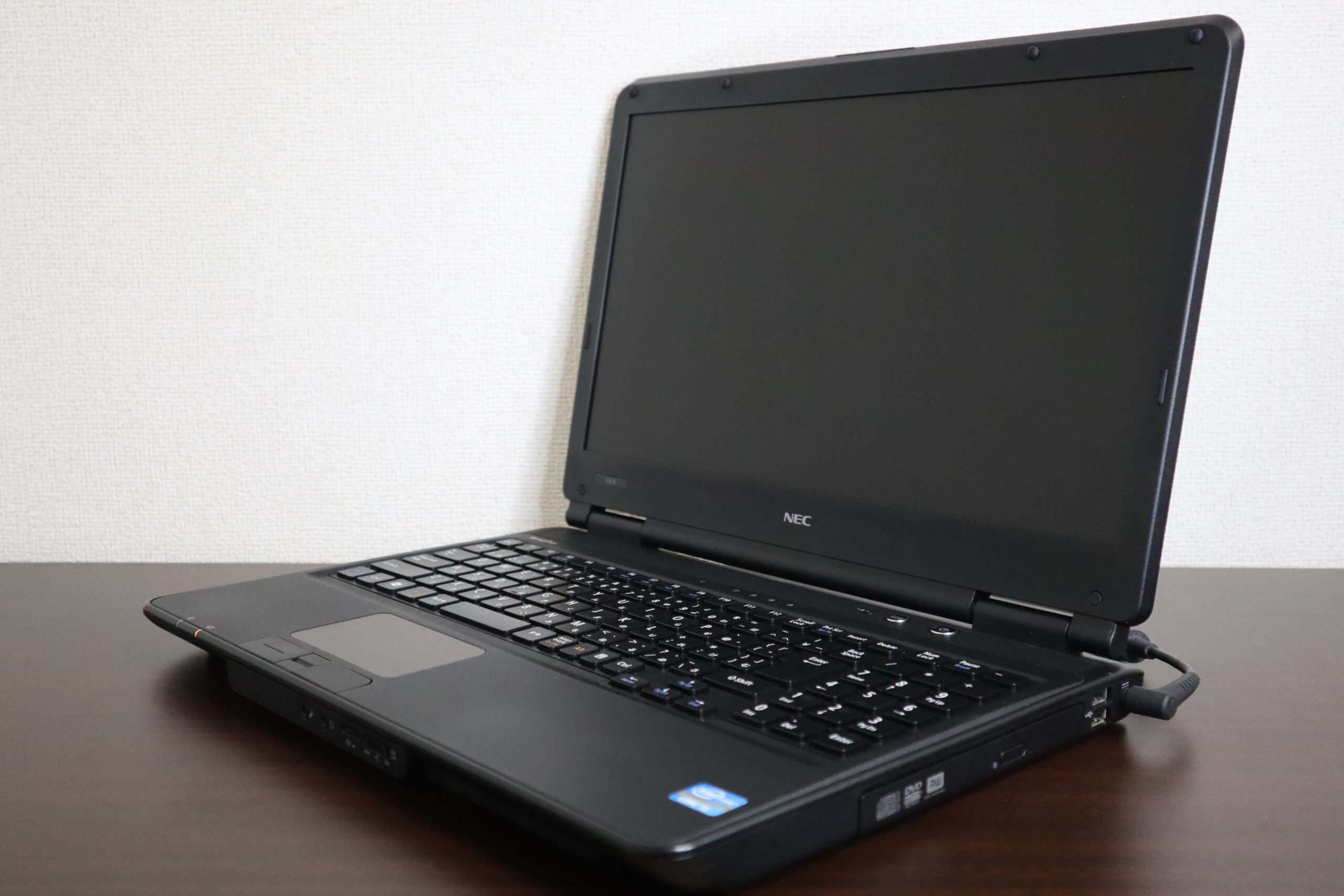 画面が真っ暗なままパソコンが起動しない、NEC製ノートパソコン【VK25T