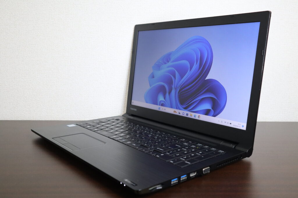 TOSHIBA製 B55/H PB55HEB1125AD11 ノートパソコン