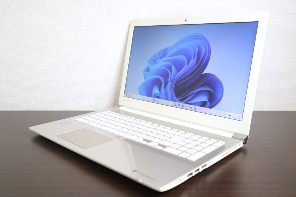 TOSHIBA製 T45/CG PT45CGP-SJA2 ノートパソコン