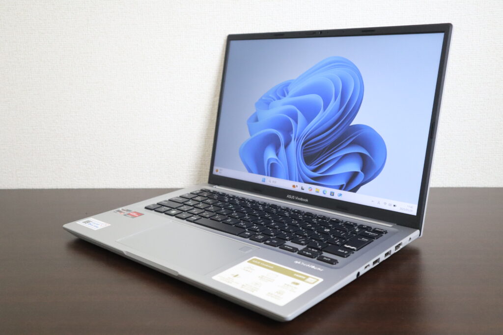 ASUS製 Vivobook 14 M1405Y ノートパソコン