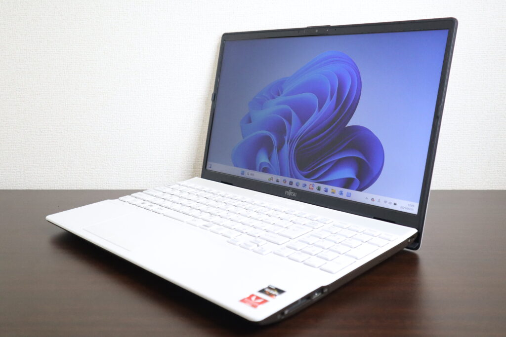 FUJITSU製 AH50/E1 FMVA50E1W ノートパソコン