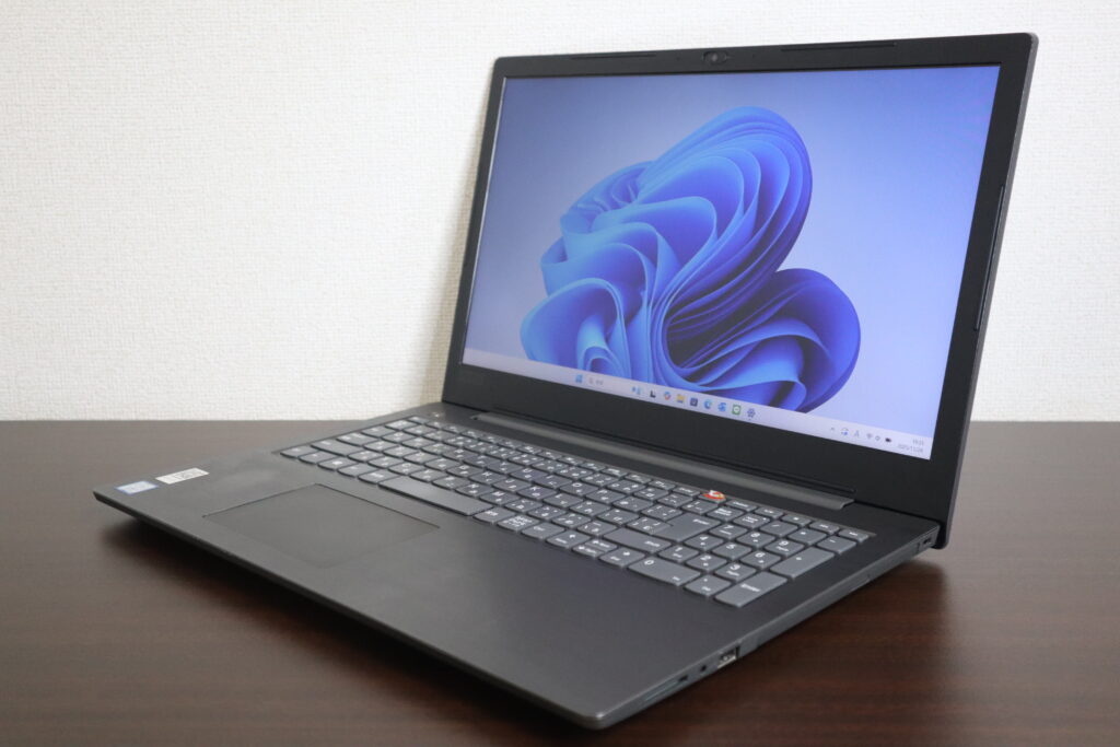 Lenovo製 V330-15IKB ノートパソコン