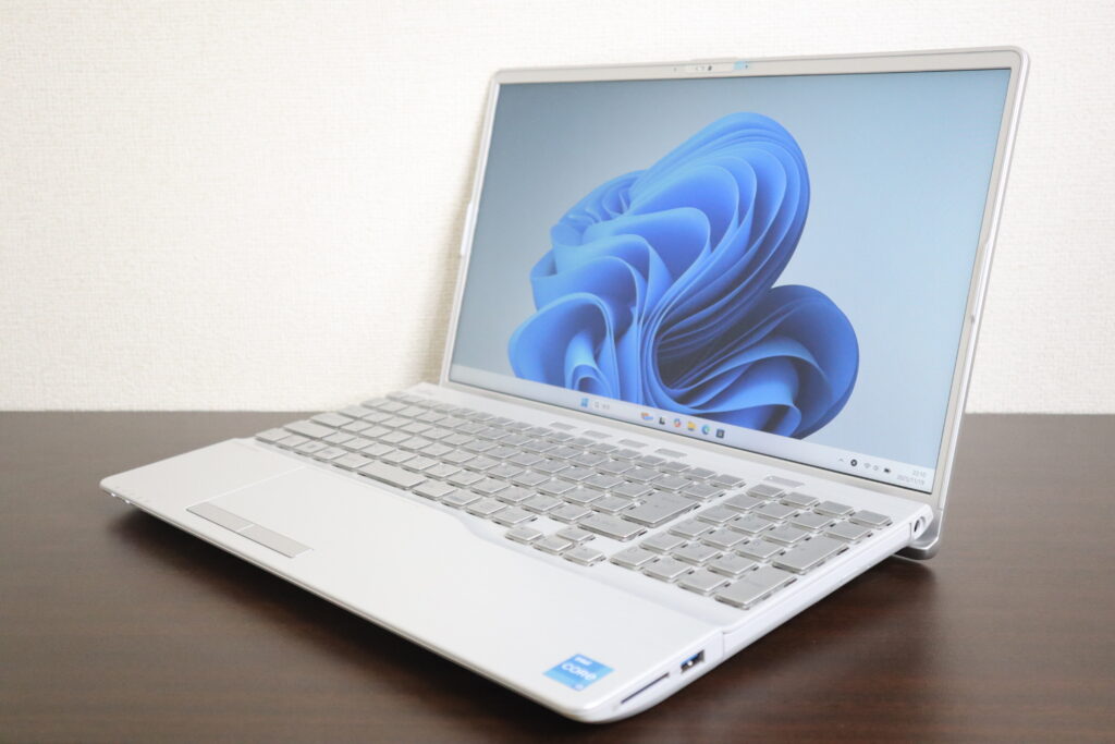 FUJITSU製 AH48/H3 FMVA48H3SE ノートパソコン