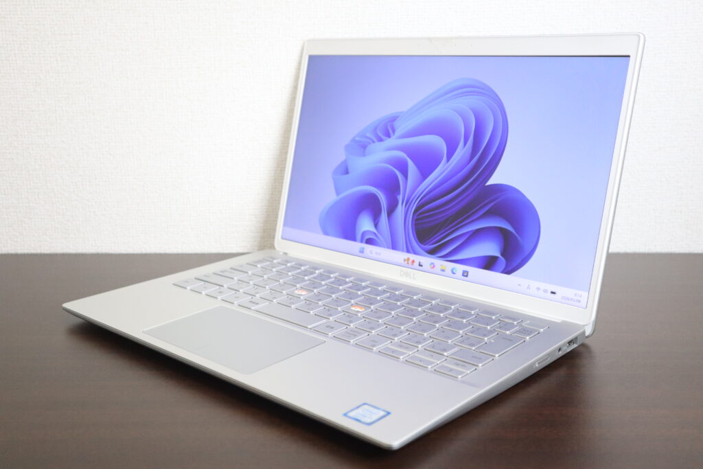 DELL製 Inspiron 5390 ノートパソコン