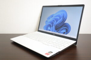 FUJITSU製 AH51/E3 FMVA51E3WN ノートパソコン