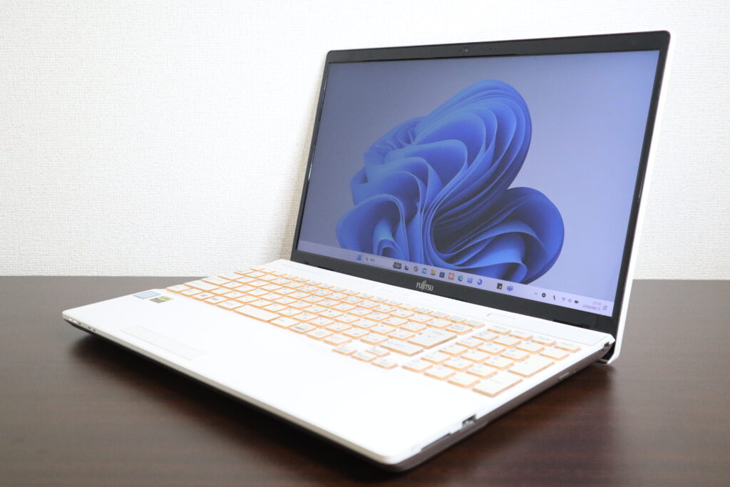 FUJITSU製 AH56/D1 FMVA56D1WK ノートパソコン