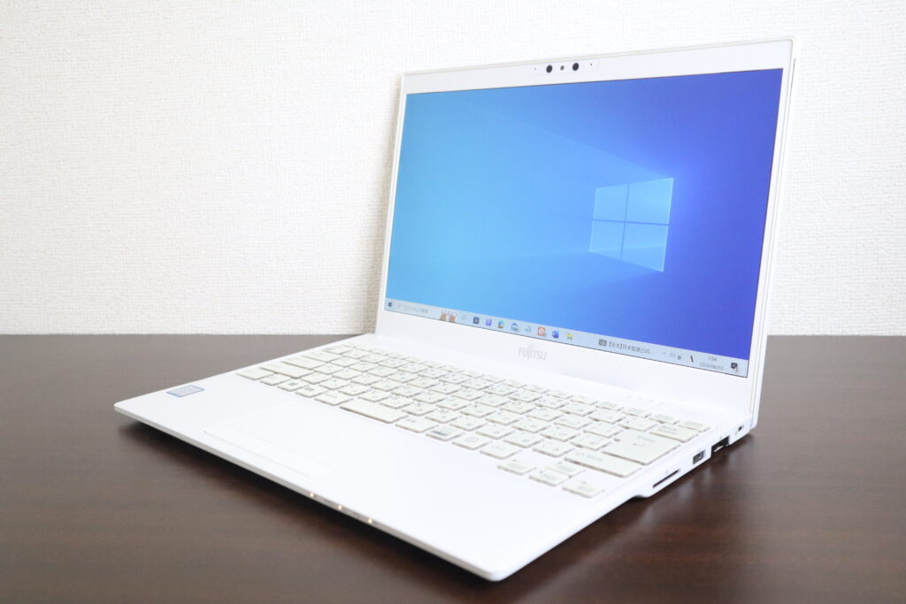 FUJITSU製 UH75/C3 FMVU7C3WD1 ノートパソコン