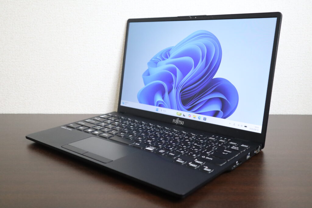 FUJITSU製 UH75/H3 FMVU75H3B ノートパソコン