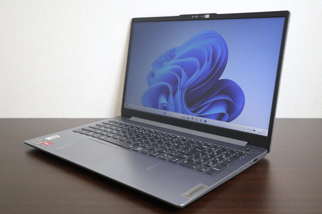 Lenovo製 IdeaPad Slim 3 15AMN8 ノートパソコン