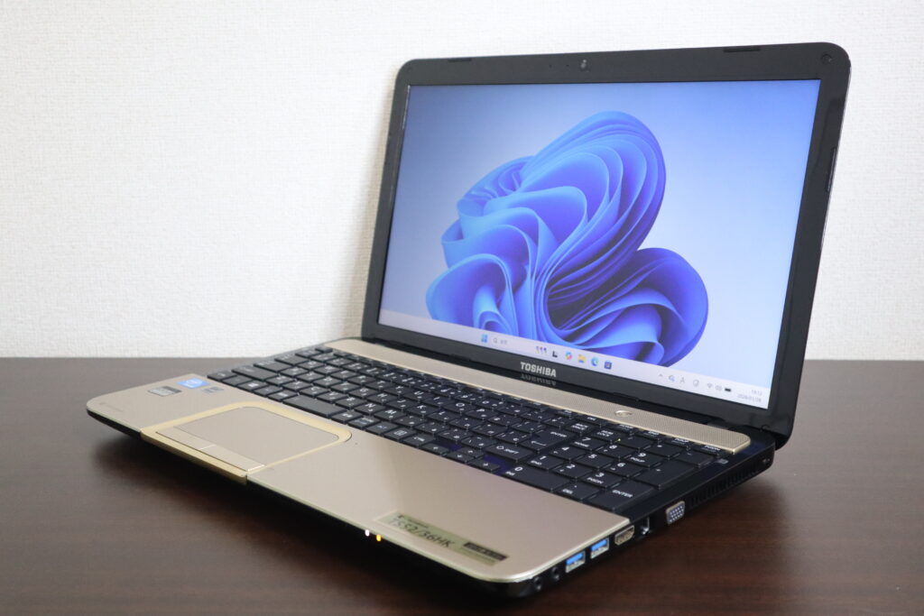 TOSHIBA製 T552/36HK PT55236HBMK ノートパソコン