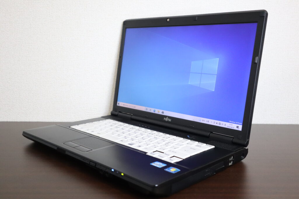 FUJITSU製 A561/D FMVNA5NG ノートパソコン