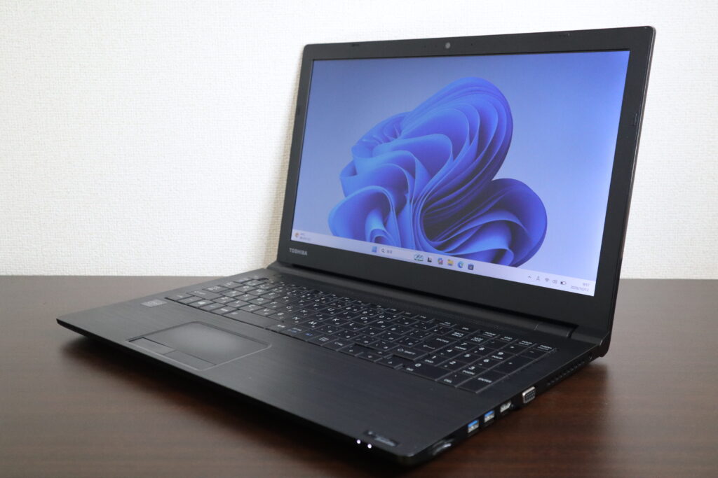 TOSHIBA製 B35/R PB35RNAD483AD81 ノートパソコン