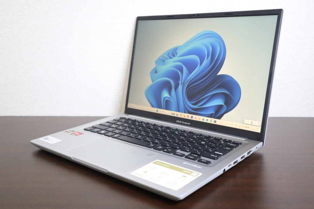 ASUS製 Vivobook 14 M1405Y ノートパソコン