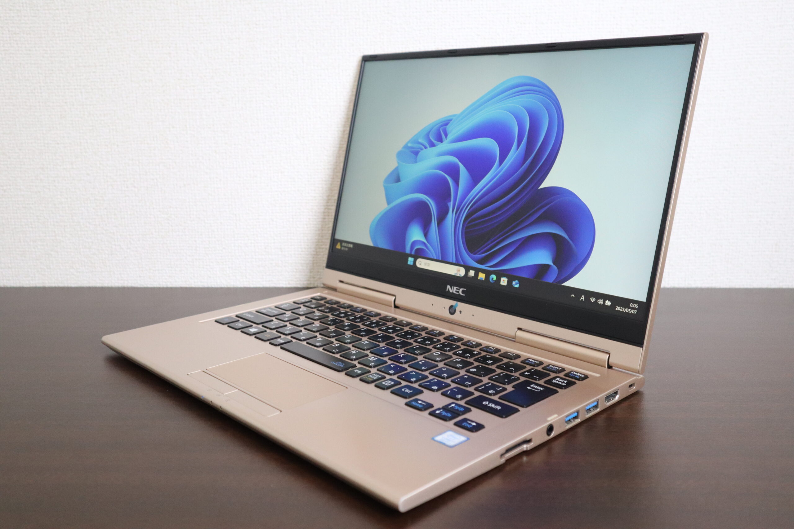 NEC製 HZ500/LAG PC-HZ500LAG ノートパソコン
