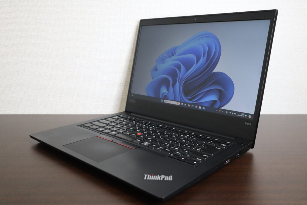 Lenovo製 ThinkPad E495 ノートパソコン