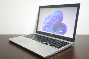 SONY製 SVT151A11N ノートパソコン