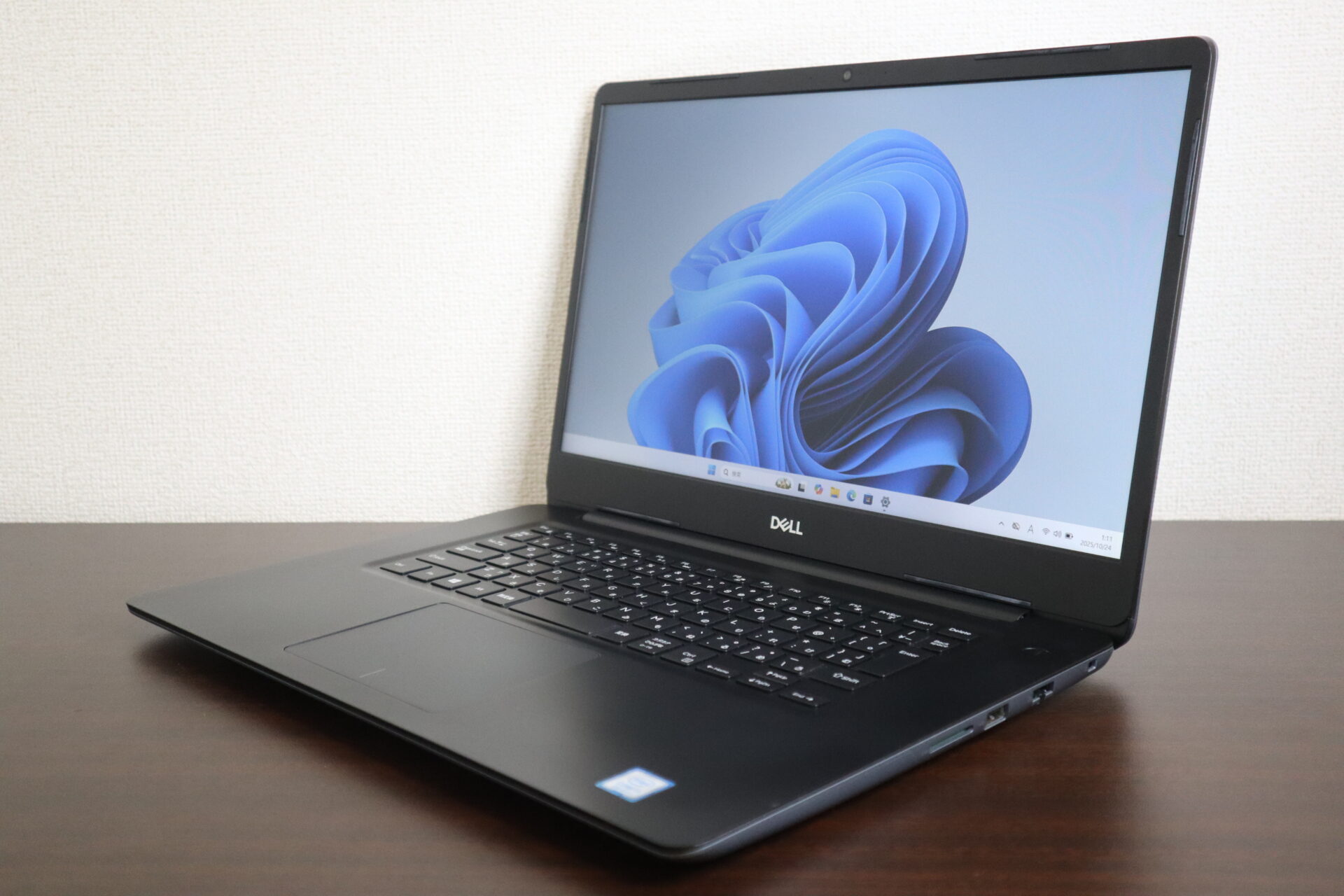 DELL製 Vostro 5581 ノートパソコン