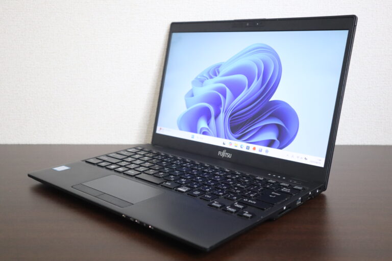 FUJITSU製 UH90/C3 FMVU90C3BN ノートパソコン