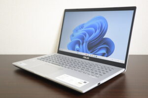 ASUS製 VivoBook X545FA ノートパソコン