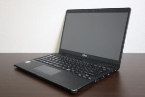 FUJITSU製 UH95/E2 FMVU95E2B ノートパソコン