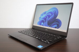 FUJITSU製 CH55/F3 FMVC55F3M ノートパソコン