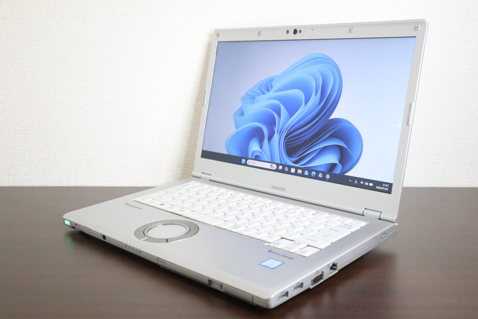 Panasonic製 LV7 CF-LV7CDFQR ノートパソコン