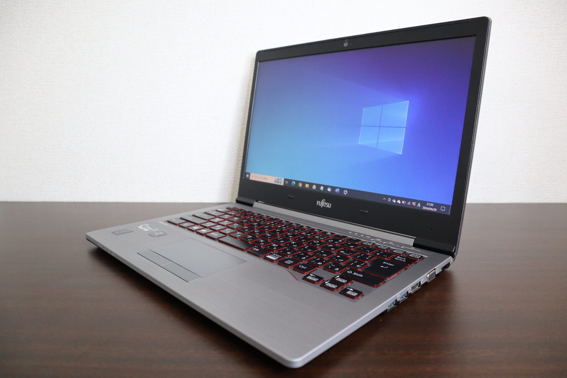 FUJITSU製 U745/M FMVU03005 ノートパソコン