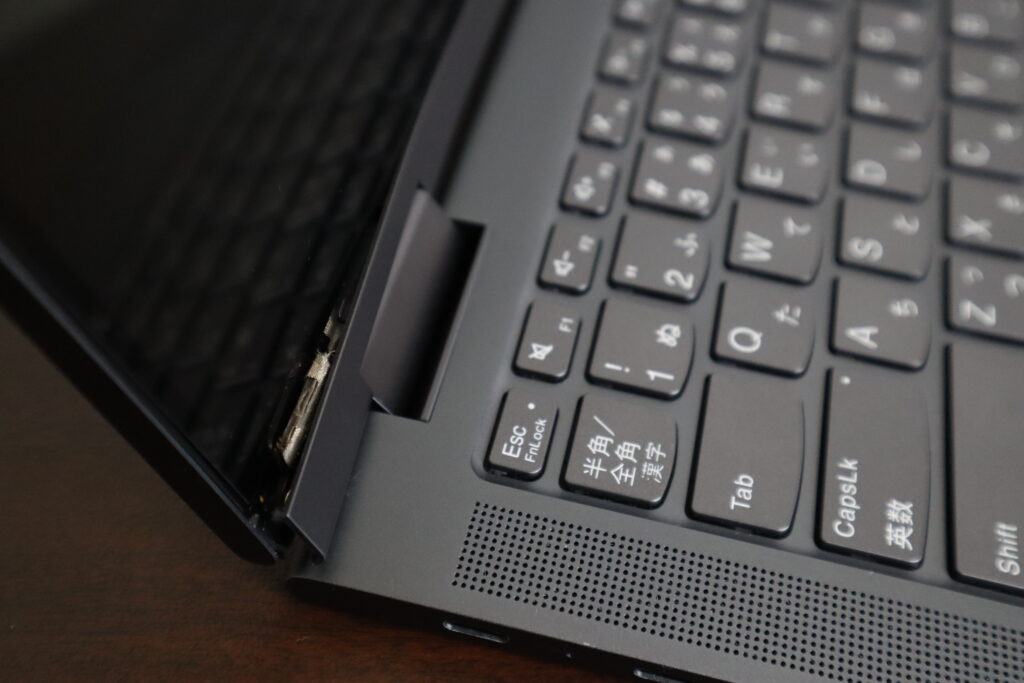 ヒンジが壊れて、画面の開け閉めができない、Lenovo製ノート